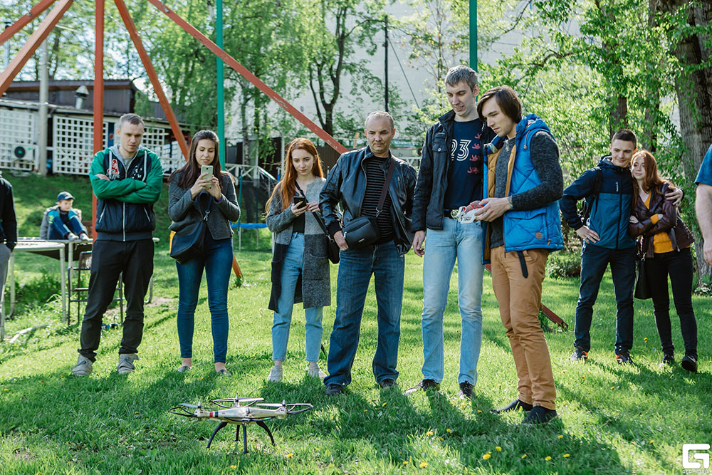 Game of drones